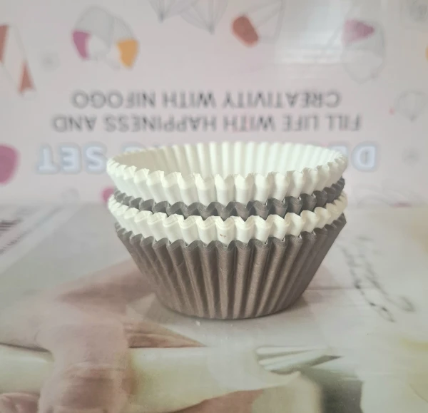 Capacillos para cupcakes blancos y marrones's foto | Ely's Shop |  BizneCubano